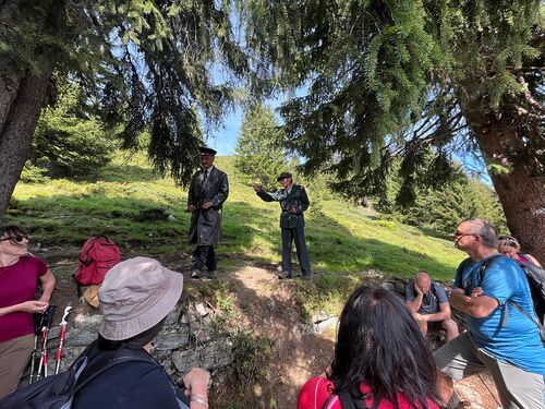 Entlang einer ausgewählten Route kann im Zuge der Montafoner Theaterwanderung nicht nur das Panorama bestaunt werden. 